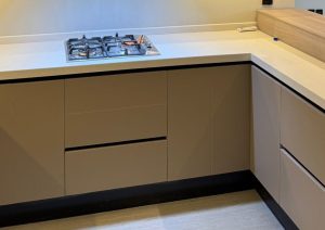 مطبخ بتصميم حديث (8)