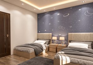 صورة تصميم داخلي لغرفة نوم أولاد مودرن تضم سريرين متجاورين، وخلفية حائط زرقاء مزخرفة بنجوم وأقمار، مع إضاءة خفية دافئة وتصميم أنيق.